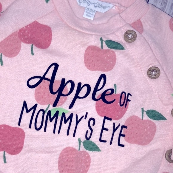 Emily and Oliver 0-3 months pink Apple of Mommy’s Eye sweatshirt - Picture 2 of 6